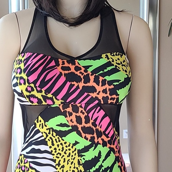 MONAMEL OF LOS ANGELES - Picture 6 of 7